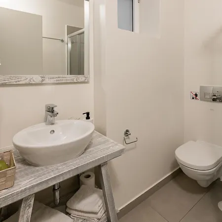 Village Apartman Vourkárion