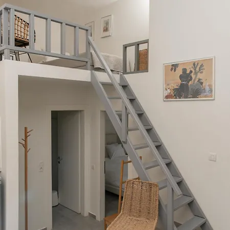 Village Apartman Vourkárion