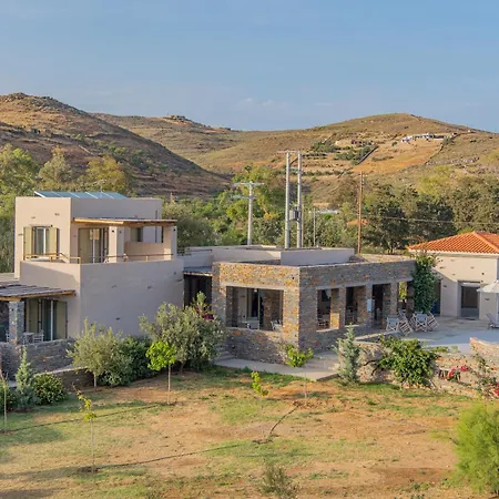 Village アパート *