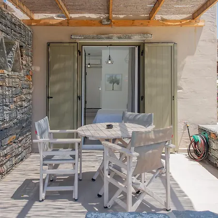 Village Apartman Vourkárion