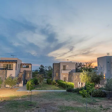Village Apartment *