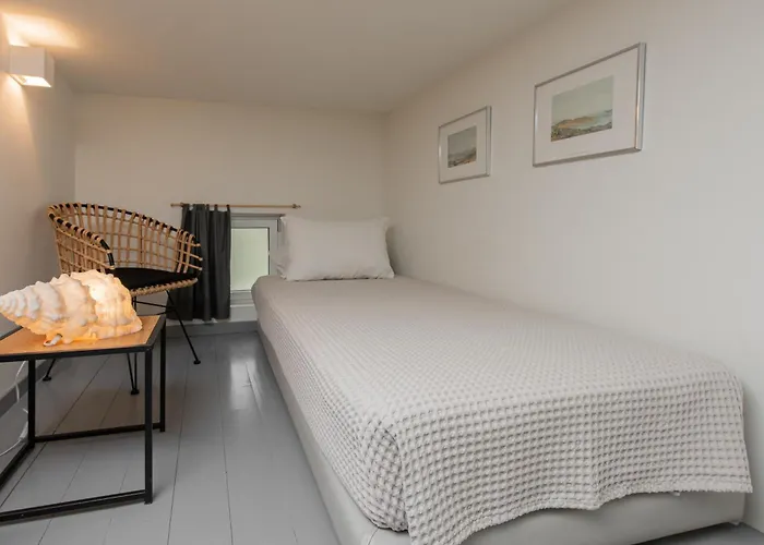 アパート Village *