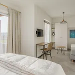 Village Apartment *