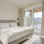 Apartment Village *